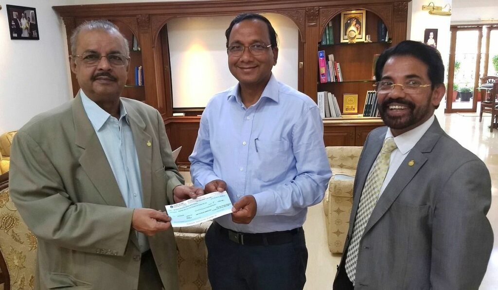 Sami Labs signed an MoU on 22nd March 2019 with Madhya Pradesh Rajya Van Vikas Nigam (MPRVVN), Bhopal for Phase-2 plantation of 16,600 trees of Pterocarpus marsupium (Vijaysar) in Madhya Pradesh. Dr. Muhammed Majeed, Founder & Chairman, Sami-Sabinsa Group and Shri A. B. Gupta, Regional Chief General Manager, Seoni, MPRVVN signed the MoU along with Mr. VG Nair, Director & CEO, Sami Labs and Dr. Arvind Saklani
