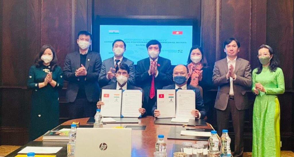 General Secretary of the National Assembly, Chairman of the Office of the National Assembly Bui Van Cuong Witnessed the Signing Ceremony of Cooperation Agreement to Develop the Medicinal Herbs Value Chain in Vietnam